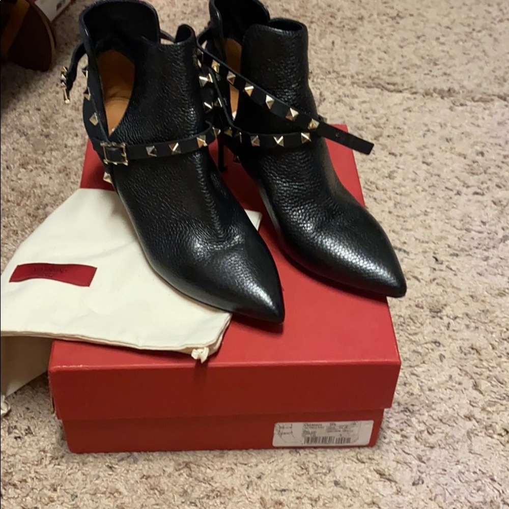Valentino ankle Boots rock stud box black 38